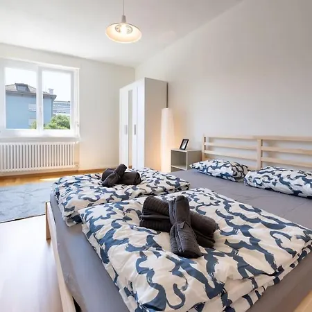 Your Perfect Getaway With 3 Bedrooms & Wifi *